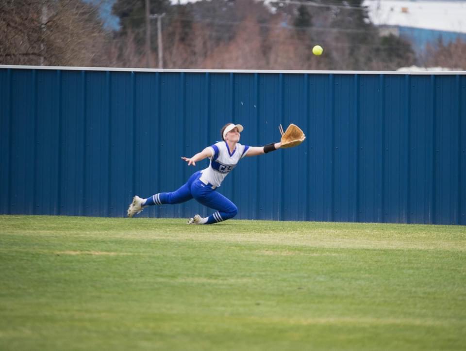 tonya_wagoner's tweet photo. @RhedingWagoner nice catch kid! 🥎❤️ https://t.co/SdmEhwktPR