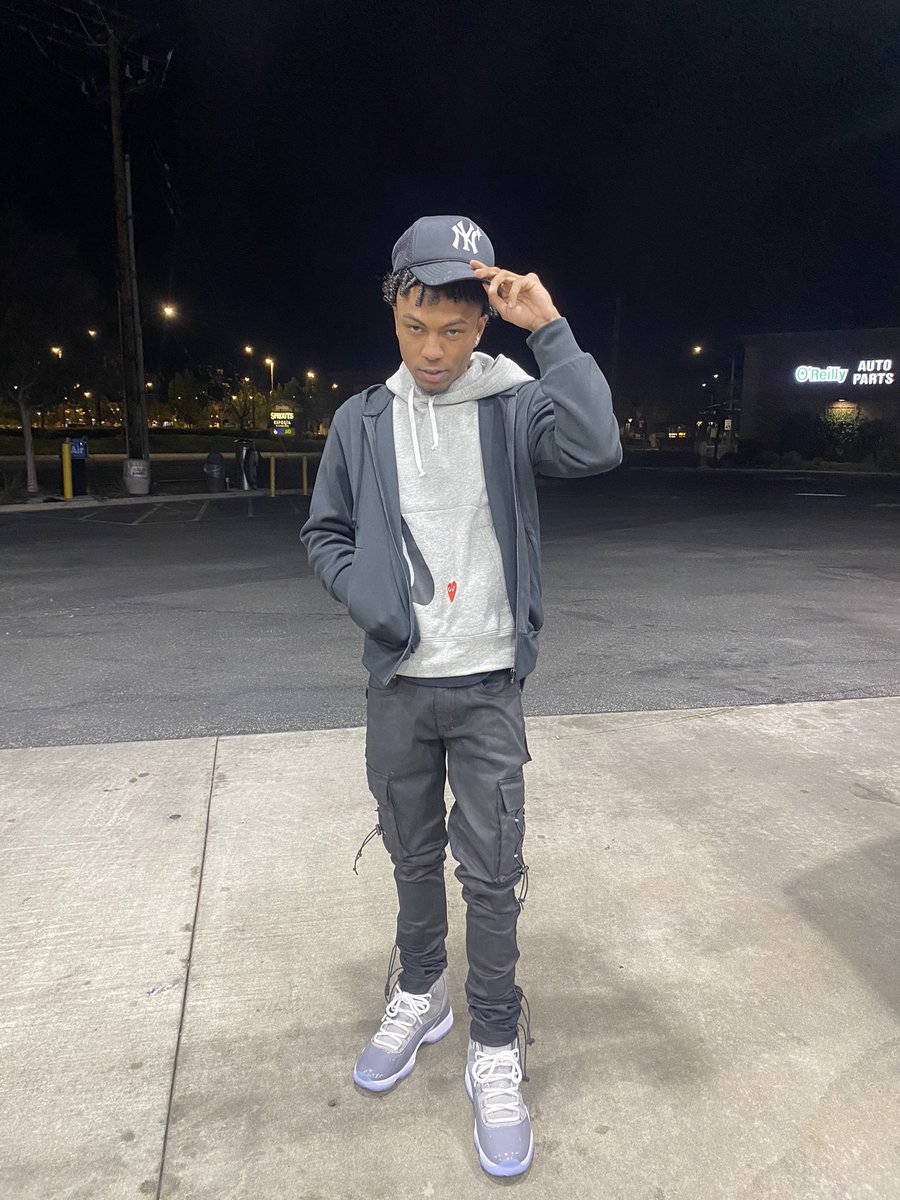 isaiahramsingh's tweet photo. We coulda neva been shit bitch I’m da Superstar👿 #ReallyMrPutItOn https://t.co/aWaBp3Pbrv