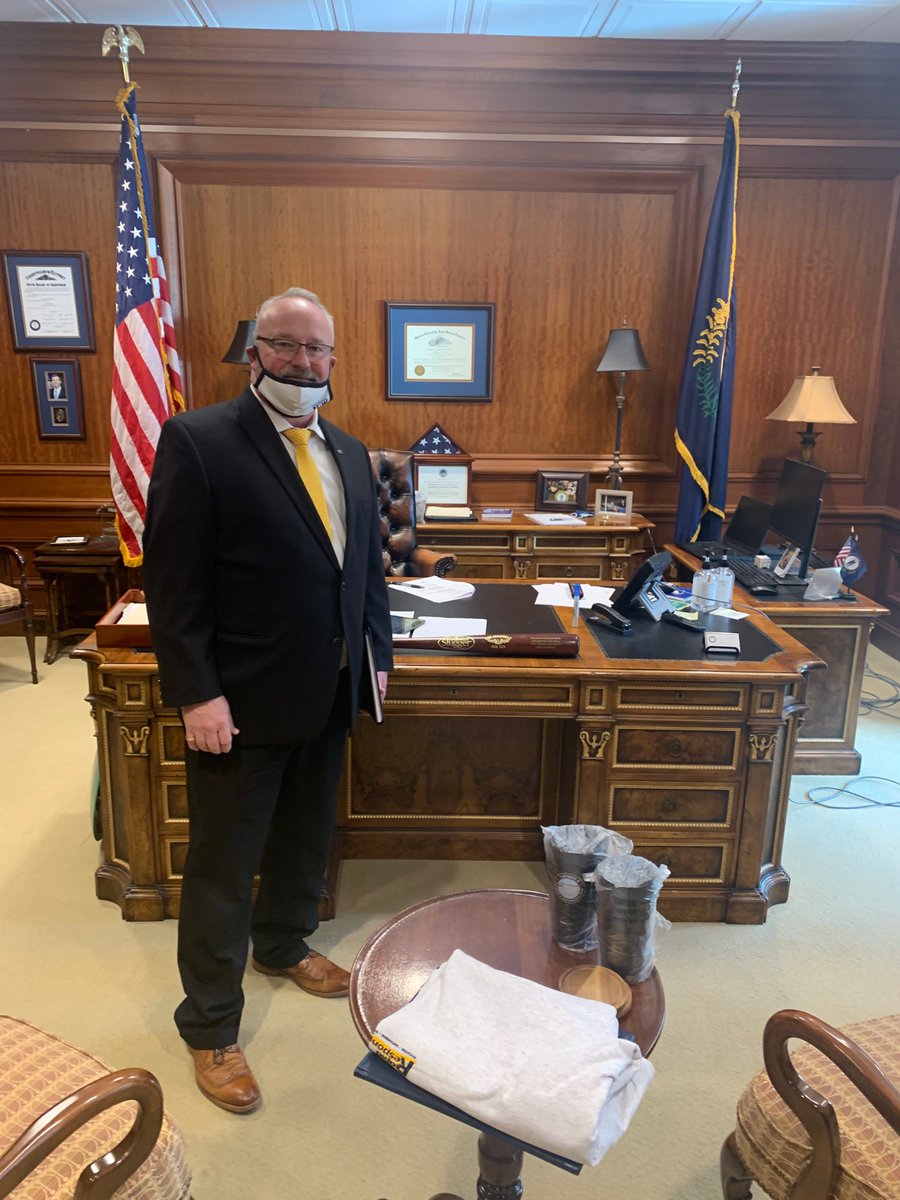 DirectorRayD8's tweet photo. We had a productive meeting with Governor Beshear to prepare for Kentucky Lobby Day, and build the foundation for the future of USW members. https://t.co/khaMxvr2ql