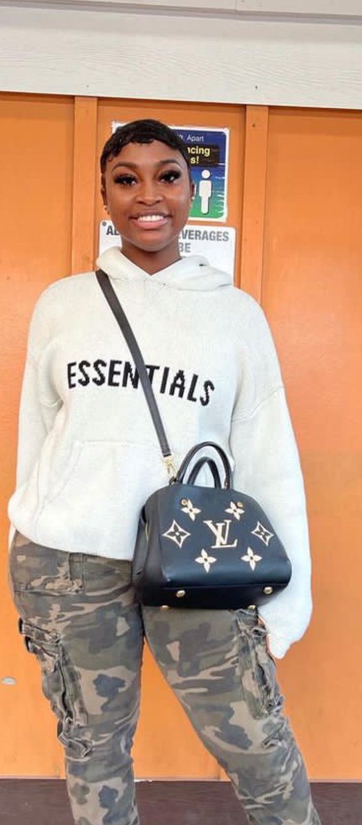 Maxwllk5's tweet image. I don&apos;t know why people are using fake account fake pictures