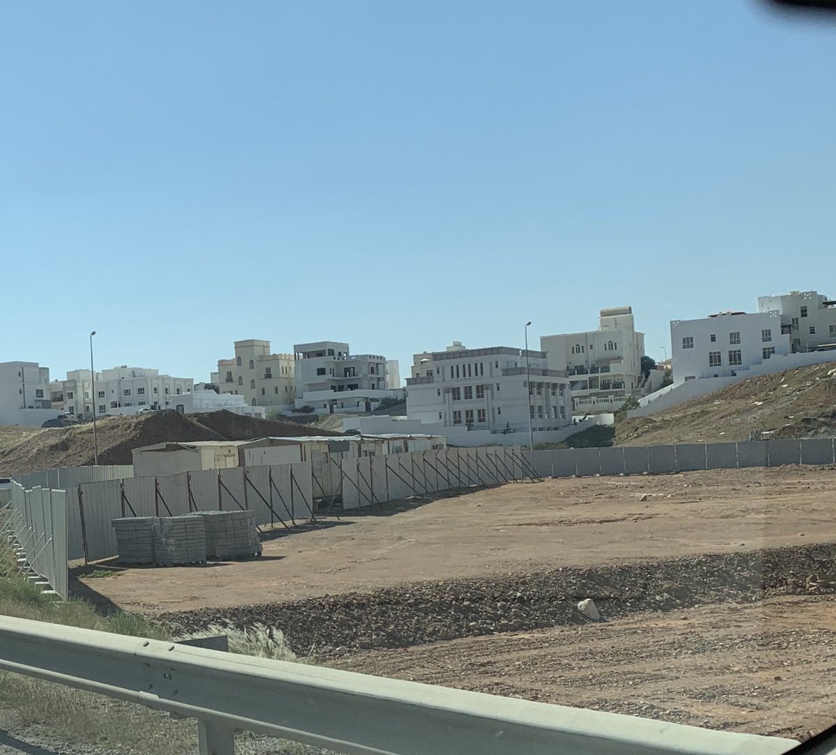 alwtwat99's tweet photo. عندما رأينا معدات الحفر والتسوية إستبشرنا خيرا وذلك بفتح مسارات جانبية وتوسعة دوار الأنصب بولاية بوشر بعد مناشدات عديدة تقدم  بها الأهالي وأعضاء مجلس الشورى 
@AlyahmadiMalik @scre44 
للجهات المعنية
@mtcitoman 
@M_Municipality
@RoyalOmanPolice
نظرا للكثافة السكانية في تلك المناطق https://t.co/qJyEFxMEkr