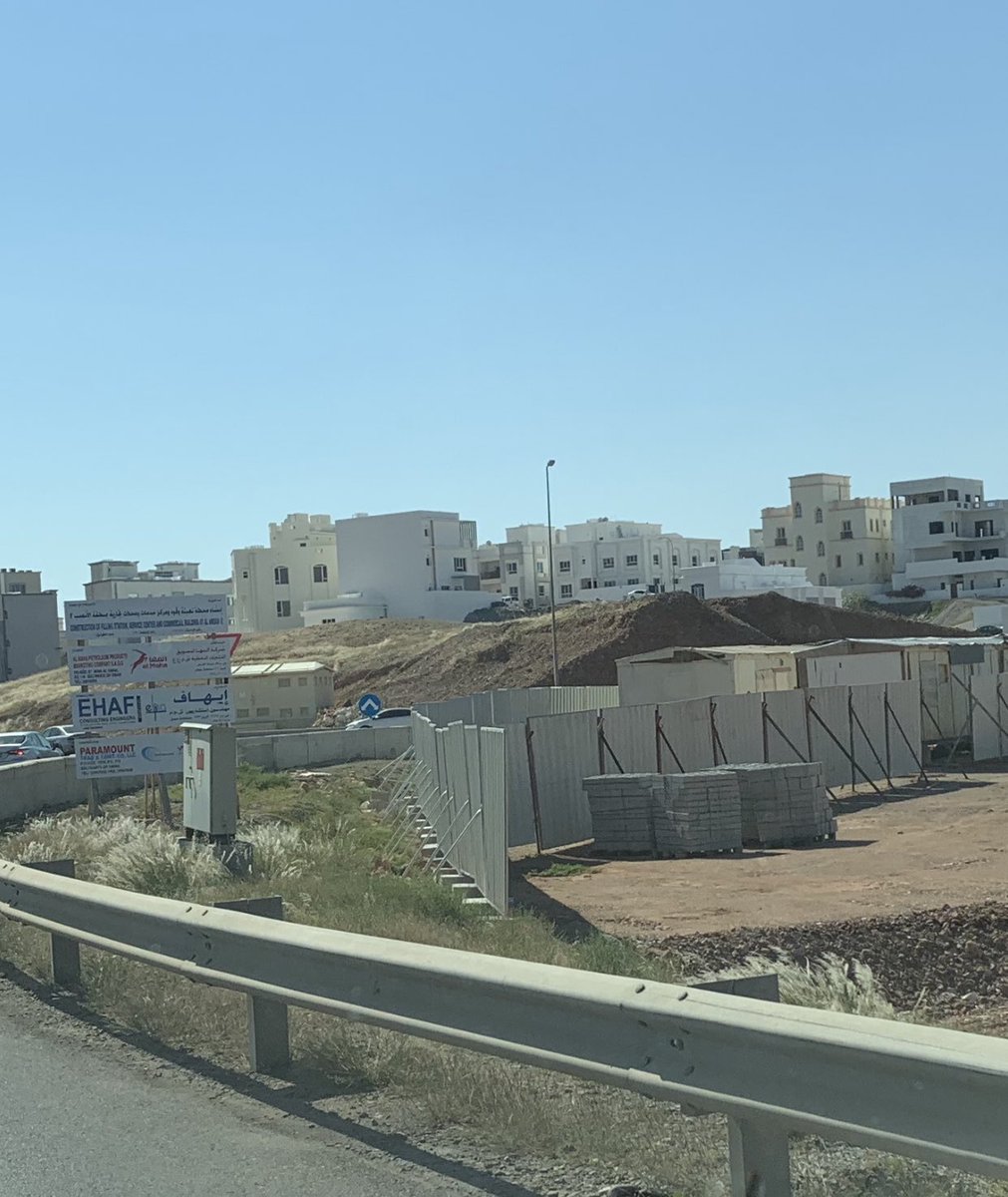 alwtwat99's tweet photo. عندما رأينا معدات الحفر والتسوية إستبشرنا خيرا وذلك بفتح مسارات جانبية وتوسعة دوار الأنصب بولاية بوشر بعد مناشدات عديدة تقدم  بها الأهالي وأعضاء مجلس الشورى 
@AlyahmadiMalik @scre44 
للجهات المعنية
@mtcitoman 
@M_Municipality
@RoyalOmanPolice
نظرا للكثافة السكانية في تلك المناطق https://t.co/qJyEFxMEkr