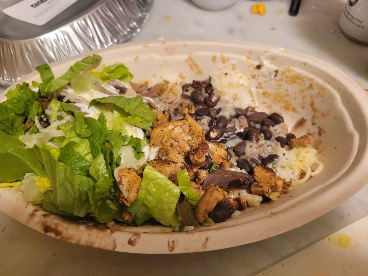 ericcarbery's tweet photo. order from @ChipotleTweets 
this is how it was recieved.
half full
looks like half has been eaten.
my fajita veggies are all sopping wet, soft and black. giggity.
Do better @ChipolteAlt https://t.co/7ucWX0PWP0
