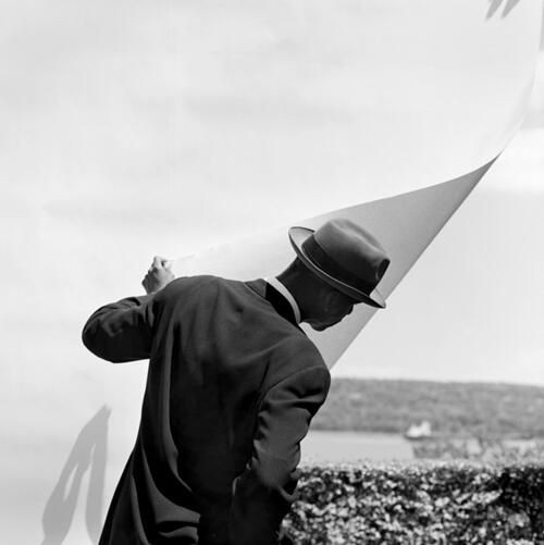 literlandweb1's tweet photo. "No quiero que aceptes el mundo tal como es. Quiero que lo inventes. Quiero que tengas ese talento. Crear tu propia realidad. Tus propias normas".
Chuck Palahniuk
📷Rodney Smith https://t.co/G79jjzVMxv