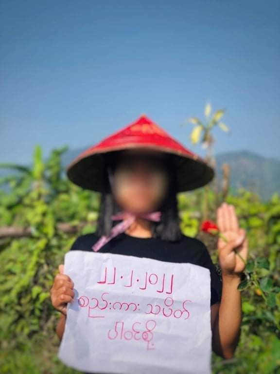 pzl_jourlm's tweet photo. #LaungLone : Courageous youths staged 222222 reunion march protest against the military regime under colourful sunshine .

#222222MyanmarStrikes
#2022Feb22Coup 
#WhatsHappeningInMyanmar https://t.co/x3qbJ0gA65