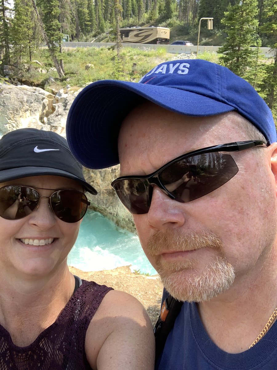JTurner_RPsych's tweet photo. Family day weekend. What a blessed life I have with these dear souls 💕 #fullbucket #blessed #mypeeps https://t.co/UIDl0j5KmF