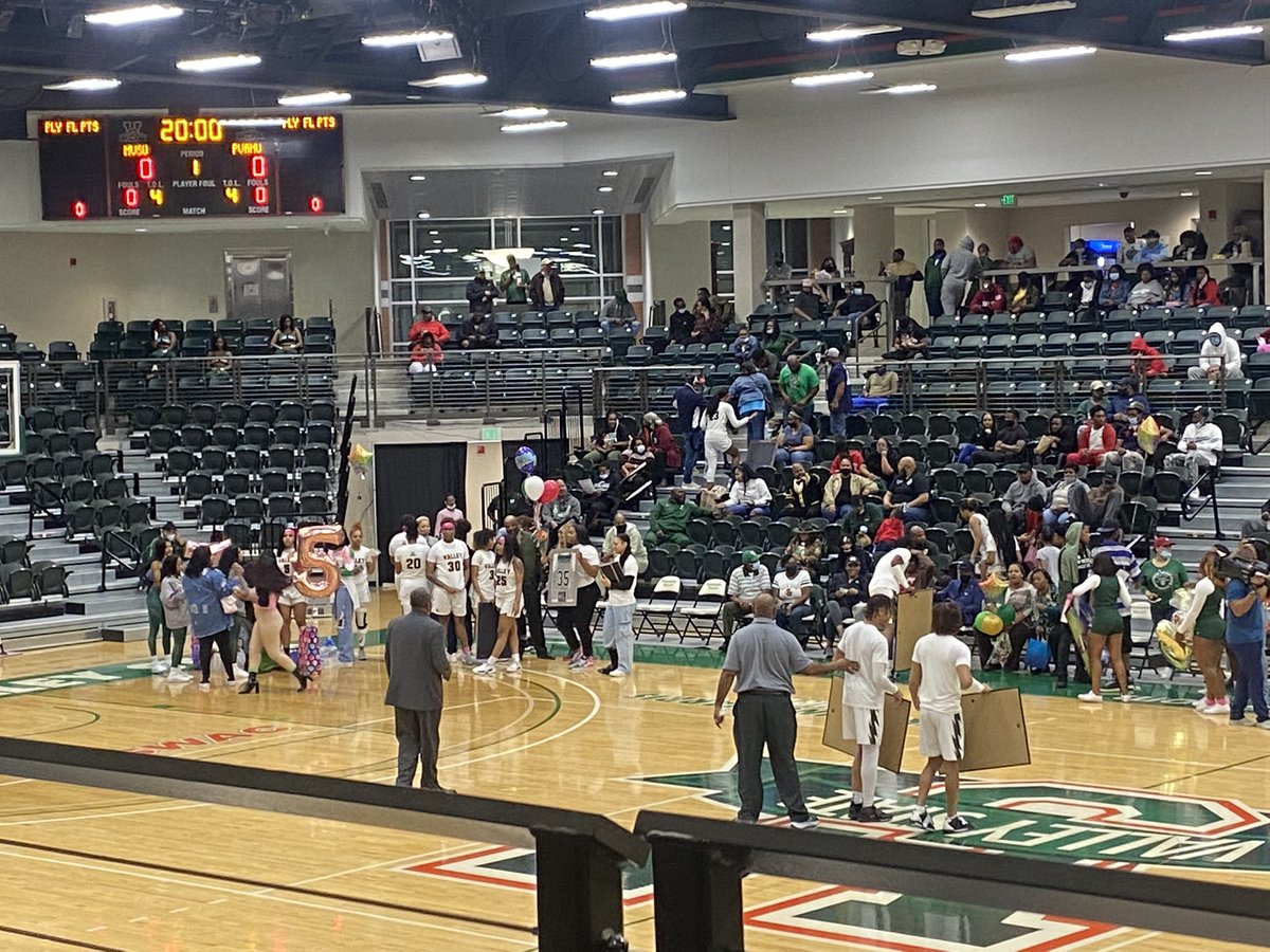 FcaMvsu's tweet photo. FCA in attendance tonight at @MVSUBASKETBALL senior night🟢🔴 congratulations to all the seniors who played their last home game tonight❗️ @FcaMvsu @MauriceLLawson https://t.co/0sJcPQ1YQK