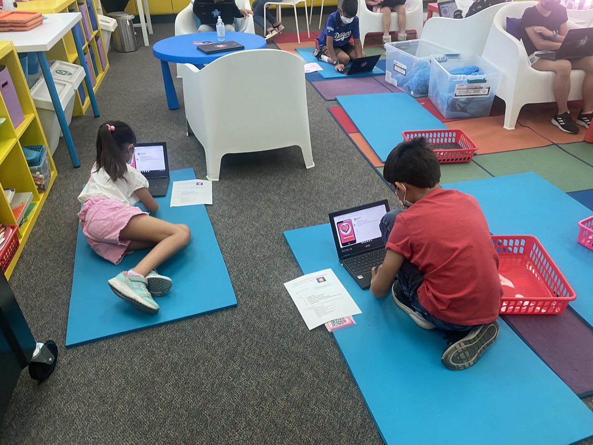 We love coding our own apps with <a href="/BitsboxKids/">Bitsbox</a>! 4Ss learned how to change variables, coordinates, font and stamps to customize their own e-valentines! ❤️❤️❤️
