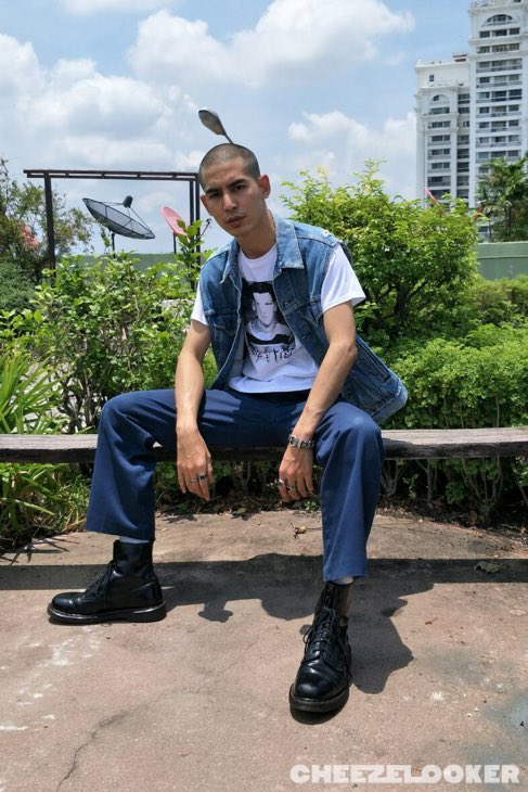 CheezeLooker's tweet photo. Asmavee Marma
IG: @veewxyz
Occupation: Freelance
T-Shirt: @hollyriot
Vest: Levi’s
Jeans: Dickies
Boots: Dr. Martens #ChzStreetStyle #streetfashion #Throwback #LookerStreetStyle https://t.co/U6lrGHwcET