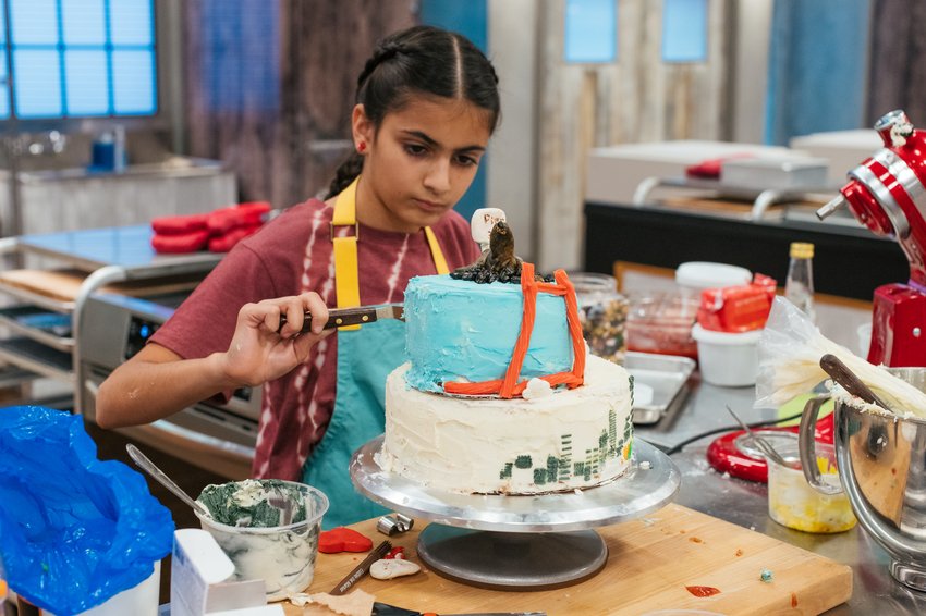 #KidsBakingChampionship Who knew cardboard and a seal could win a cake competition?!? #comeonman #stillmad #TeamEllora Shame on @duffgoldman and @Wolfiesmom for this $25K mistake!