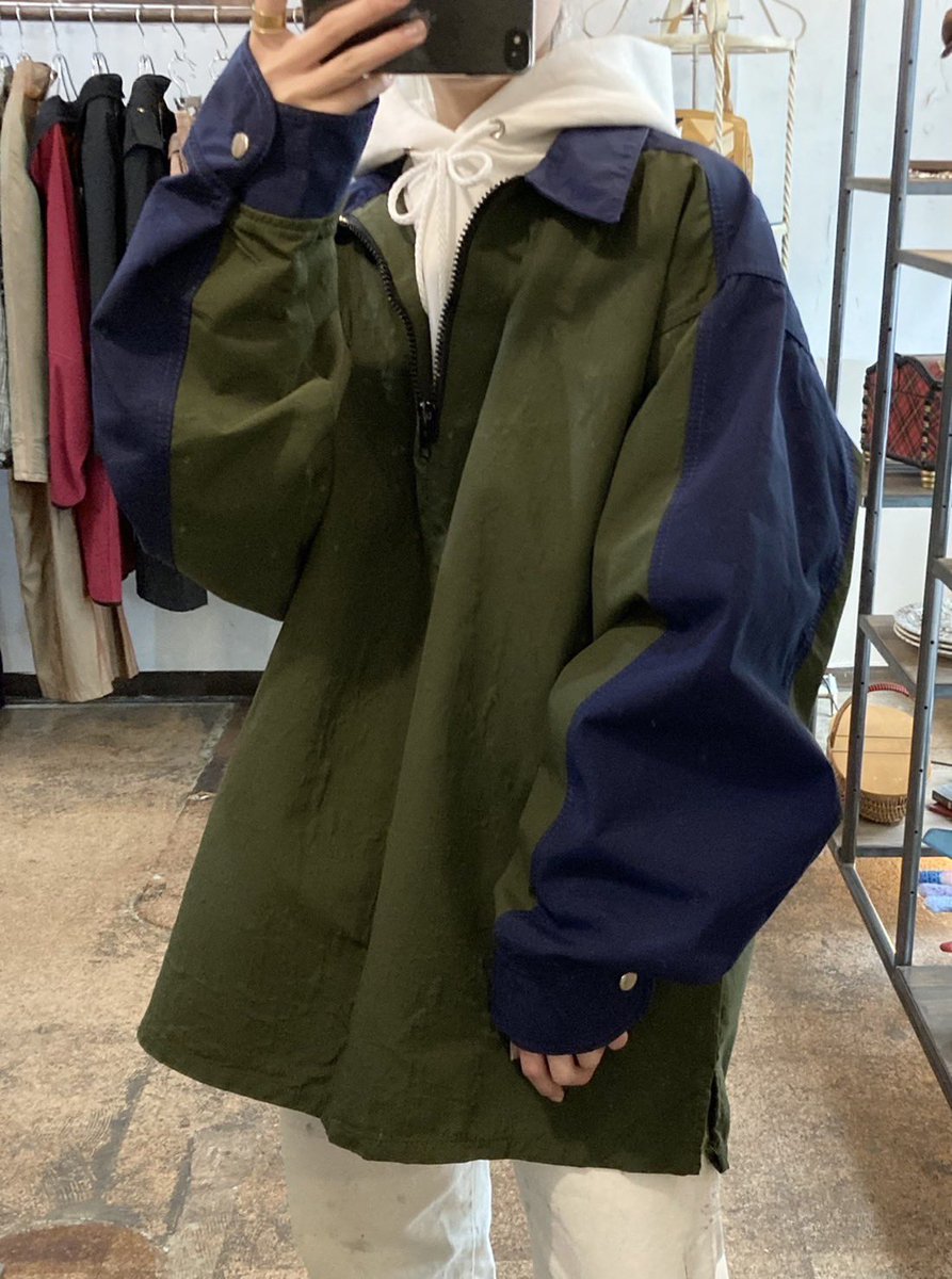 i_nou_'s tweet photo. in stock.
over size half zip nylon pullover

インナーはホワイトのフーディーで暖かく、でも重たくならないレイヤードで🤍 https://t.co/Ot1HsKAOMS