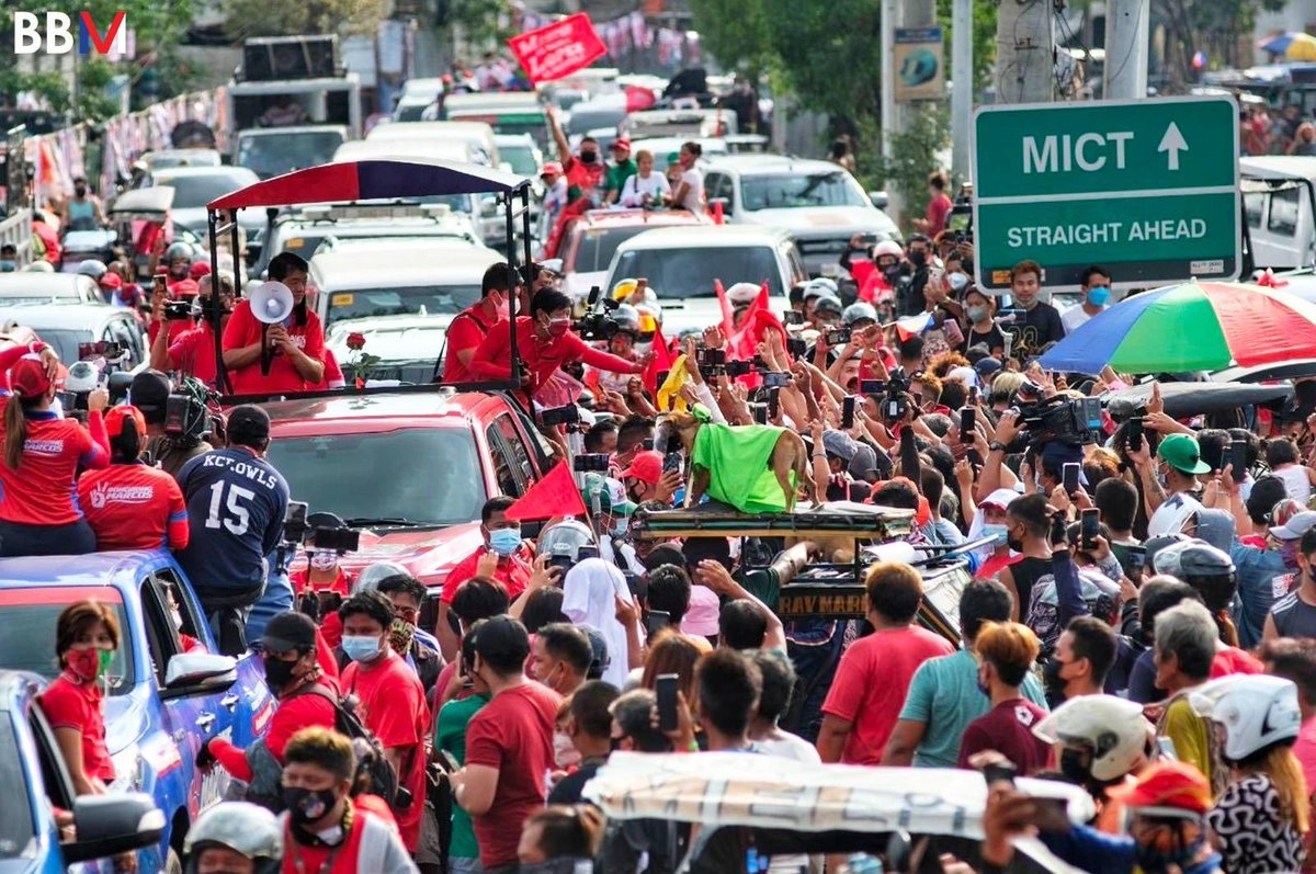 bongbongmarcos's tweet photo. Nakakataba ng puso ang pagtanggap ninyo sa Uniteam mga Manileño! Kahit tirik na tirik ang araw ay nagtiyaga kayong nag-abang at sumali sa ating caravan. 

Sama-sama nating ipagpatuloy ang biyahe tungo sa pagkakaisa. https://t.co/xKamCUTisC
