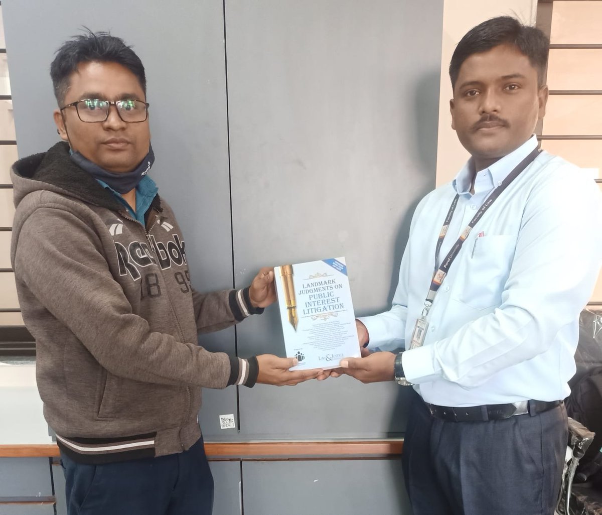 probonoindia's tweet photo. Dr. Kalpeshkumar L Gupta, Founder donated books prepared by Team ProBono India and published by Law & Justice Publishing Co.
#casecompilation #probonoindia https://t.co/WlsC3ZJ3jP