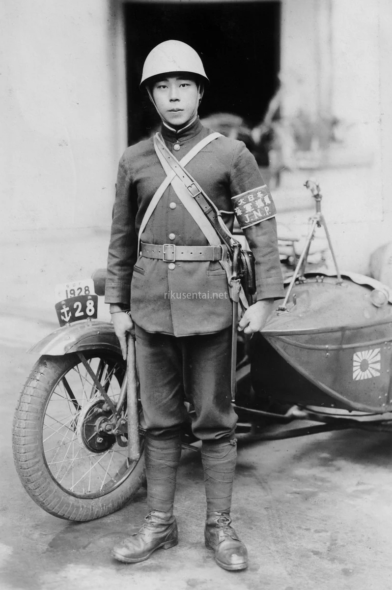 中国憲兵執勤専用夏用半袖軍服一式（軍服・肩章・腕章・ベレー帽） FMLImDPaUAISRzW?format=webp&