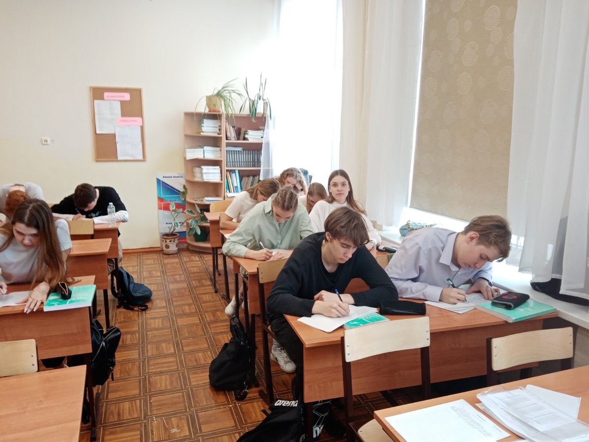 SSL_Samara's tweet photo. Международный День родного языка в Самарском спортивном лицее. Конкурс загадок , тотальный диктант « Мой родной язык». https://t.co/d6TfNoC9cH