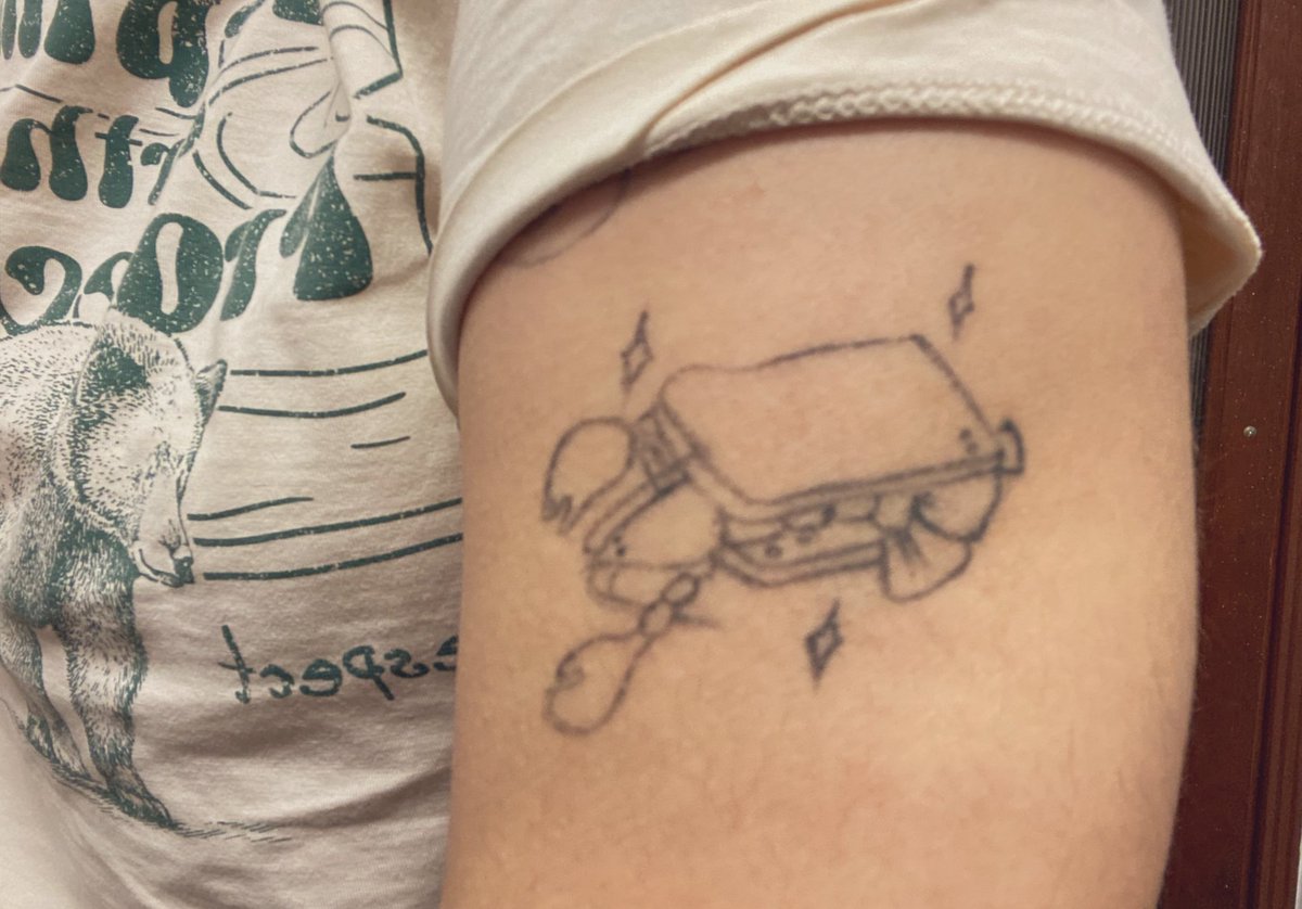 motherofssun's tweet image. no lo tengo tatuado pero si tenemos un match tattoo. &amp;lt;3