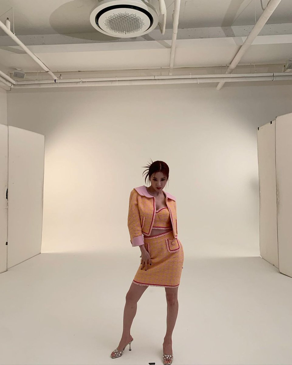 mulgokizxry's tweet photo. Like the 90s. #1stlookmagazine https://t.co/mcsZ7Zphjy