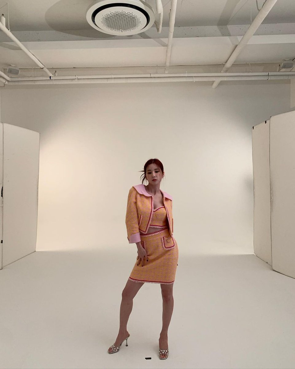 mulgokizxry's tweet photo. Like the 90s. #1stlookmagazine https://t.co/mcsZ7Zphjy