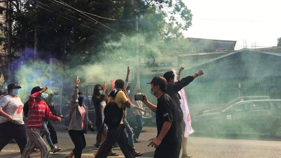 FreddyThaw21's tweet photo. 🇲🇲✊ Youths of #Yangon also joined "222222 Revolution Strike" and showed their "Freedom from Fear"  to against Military Dictatorship.
#WhatsHappeningInMyanmar
#2022Feb22Coup https://t.co/O0lIZw8167
