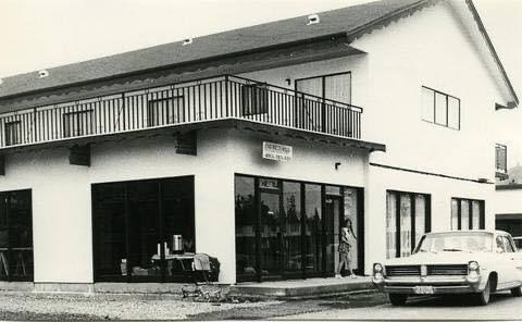 squamishhistory's tweet photo. 🕯 In memory of the Garibaldi Mall. The medical/ dental block. Photo taken in 1972 (Squamish Times). #squamishfire @squamishchief https://t.co/TPi6EydTMX