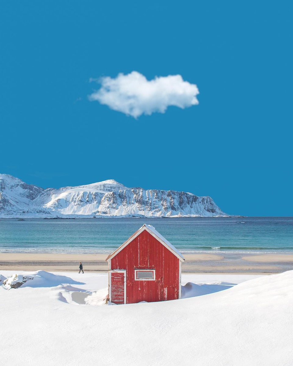 AccidentallyWA's tweet image. We begin exploring all things Coastal 🌊  by reeling one in at Rorbu Cabin. Originally built to shield fishermen from the icy coast, today it is more shelter for visitors on Holiday #NiceCatch 🎣

📍 Ramberg, Lofoten Islands
📸 @bratosiewicz

Full story: awa.link/LcCr