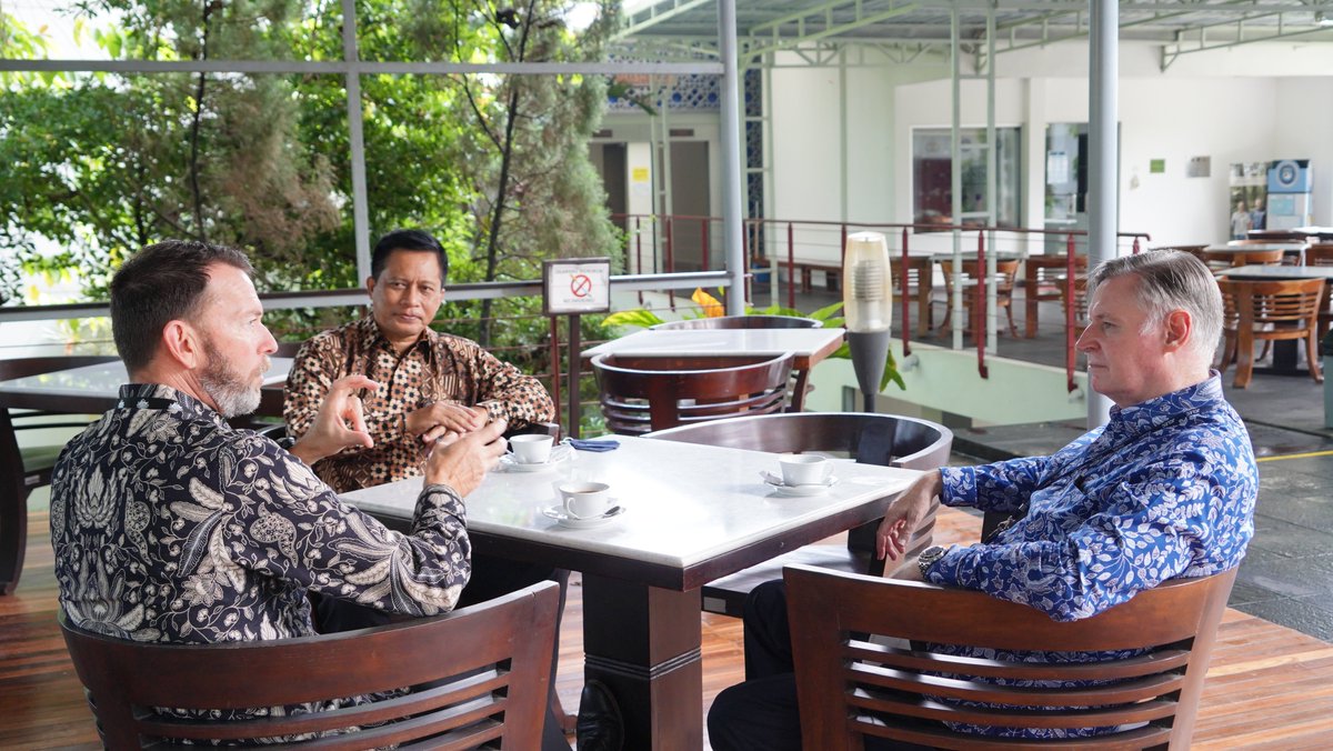JCLEC_official's tweet photo. New Zealand Ambassador H.E. Kevin Burnett toured #JCLEC this week and opened the Transnational Organized Crime Program (TNOC) which is sponsored by the New Zealand Government. @NZinJakarta https://t.co/GH23bXVYDz