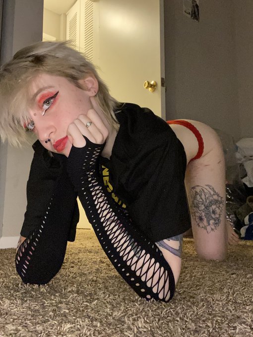 Petite boys in makeup with fragile hearts and dick sucking lips >>> https://t.co/6ufi1BTdef<a href="/tag/griffithberserk"class="tags"><span>#griffithberserk</span></a>
