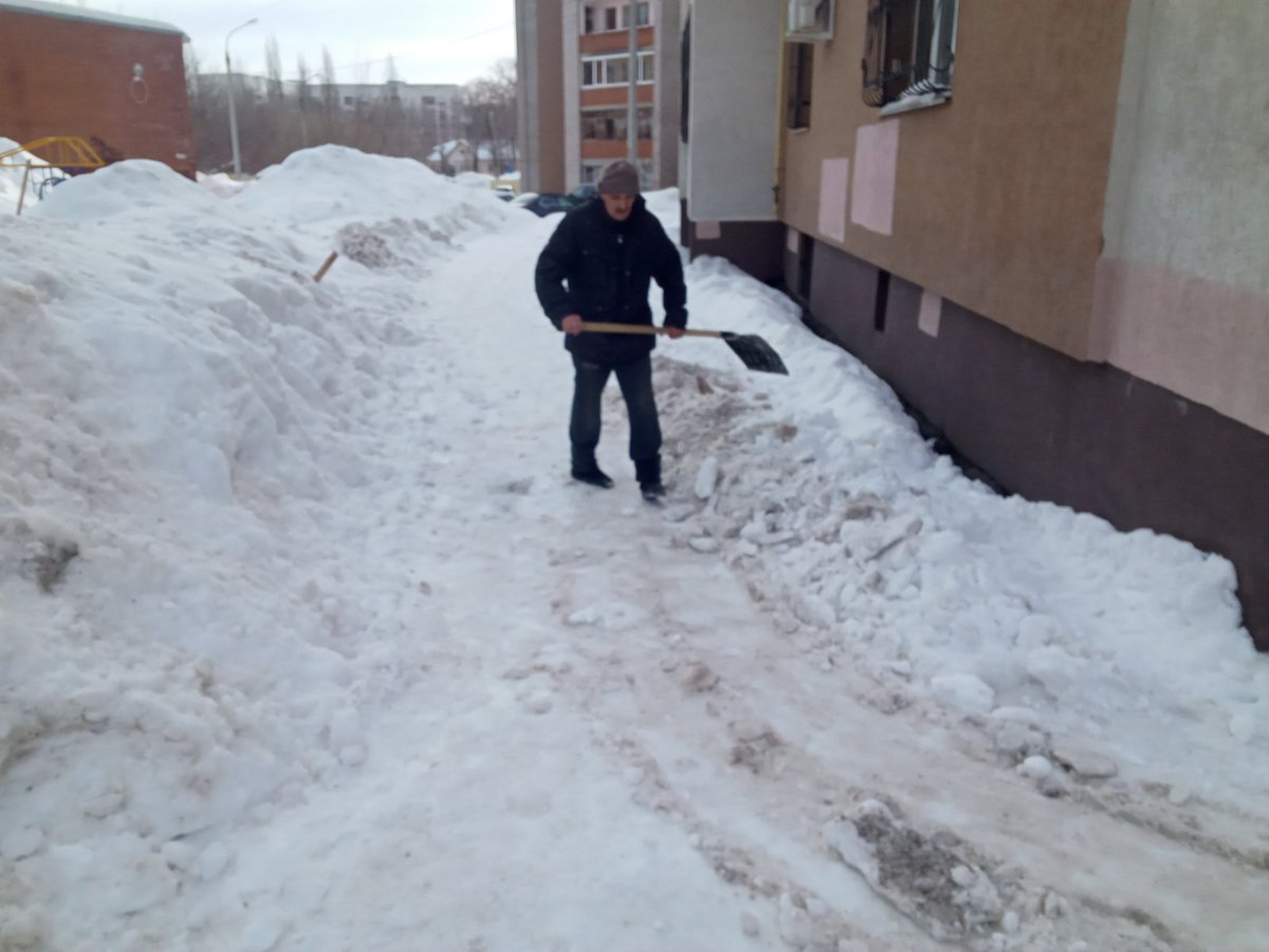 ТСЖ БАСТИОН уборка придомовой территории (Советская 75)