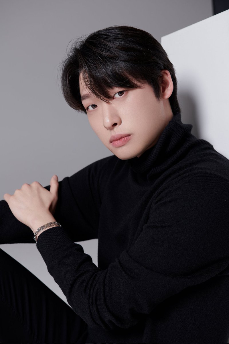 5silver_C's tweet photo. 코세글자 때문에 정신없어서 이제 봄 쓰불탱~~~~ 자극 심해~~~~~~ https://t.co/ZJI5m03JFr