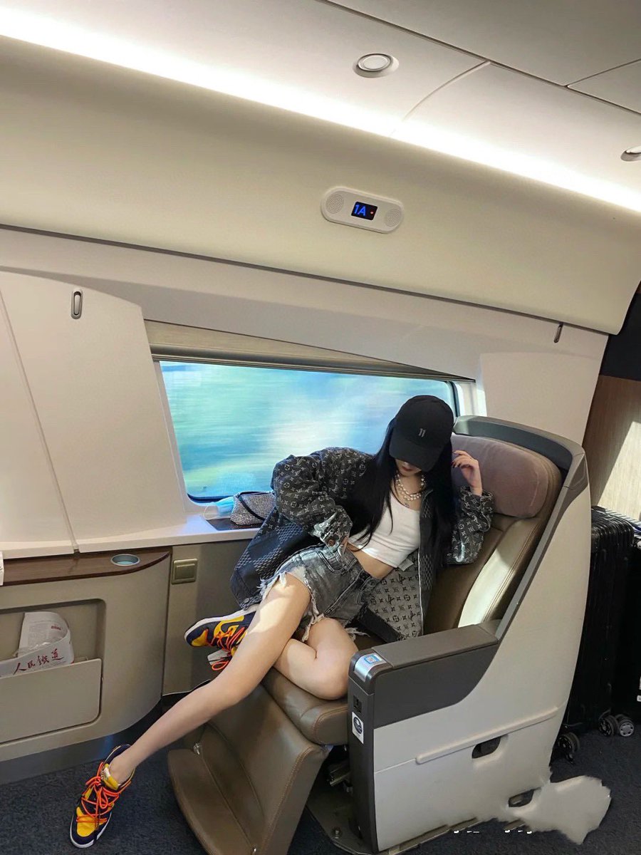 iiibbbsixn「杭州情侣苏州不是SM夫妻网红可交换不3p色情可单女0571上海苏州浙江宁波」 tweet media