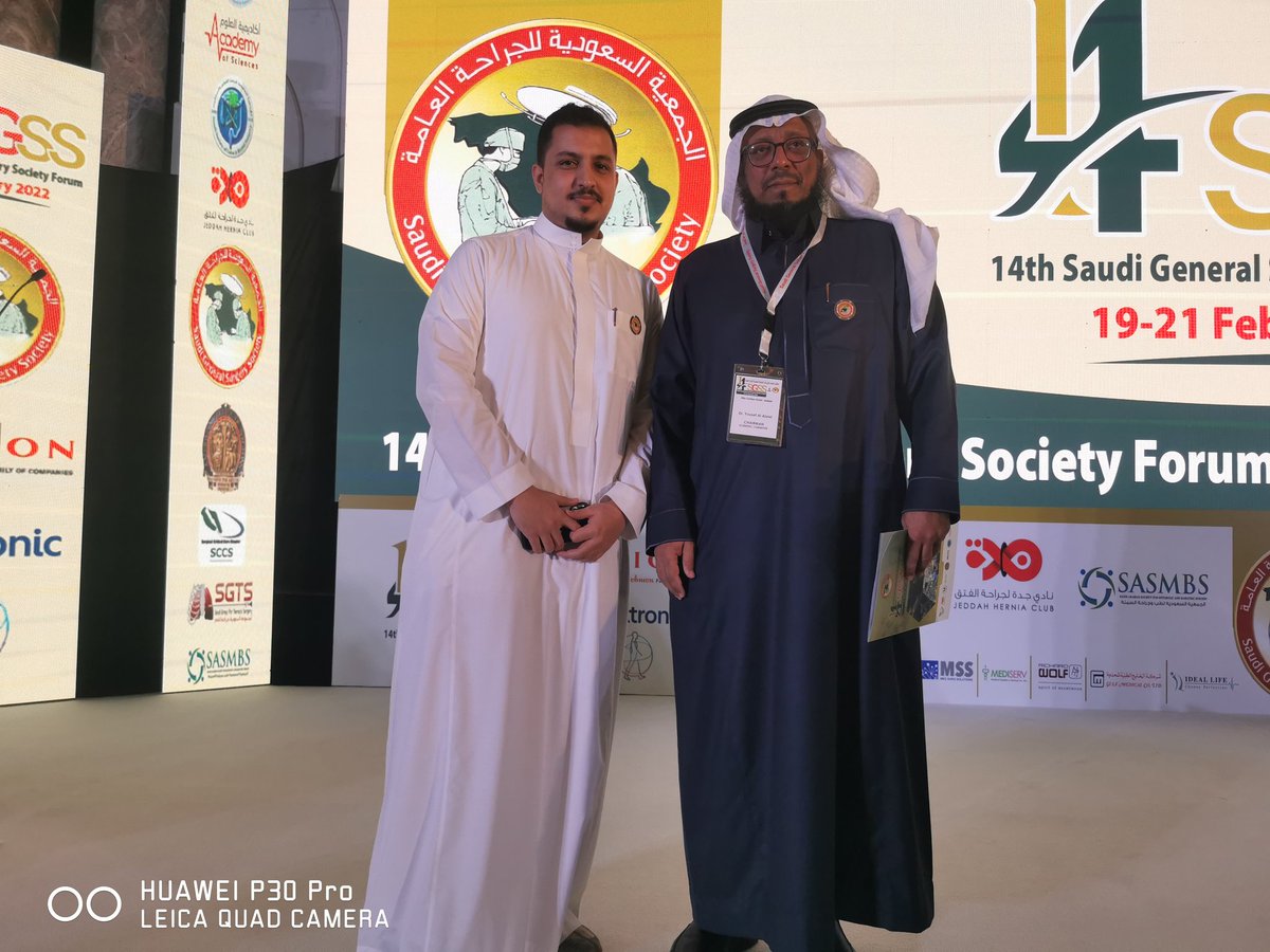 من لا يعرف هاذا الشخص من اول يوم إلى آخر لحظة في المؤتمر  د فيصل  طبيب الجراحة في غرفة الكنترول لضبط محاضرات المتحدثين وحل اي أشكال شكرا من القلب وبيض الله وجهك كم انا فخور فيك <a href="/SGSS_KSA/">SGSS</a> @FaisalShadadi