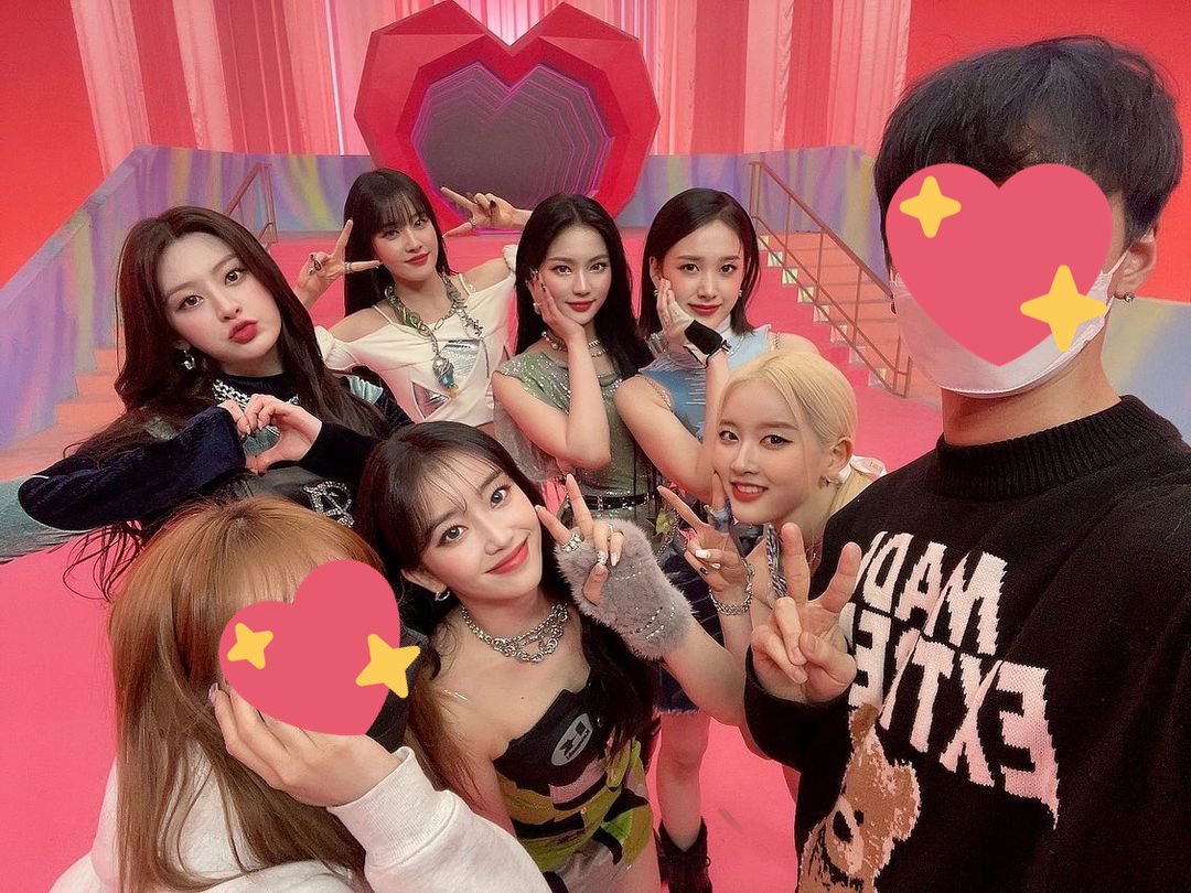 [미디어] 스테이씨 런투유 뮤비 촬영장 가신 댄서님 인스타에 올라온 셀카 | 인스티즈