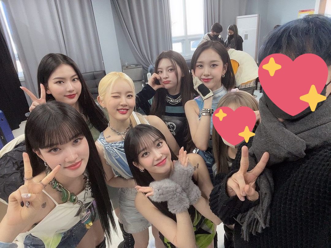 [미디어] 스테이씨 런투유 뮤비 촬영장 가신 댄서님 인스타에 올라온 셀카 | 인스티즈