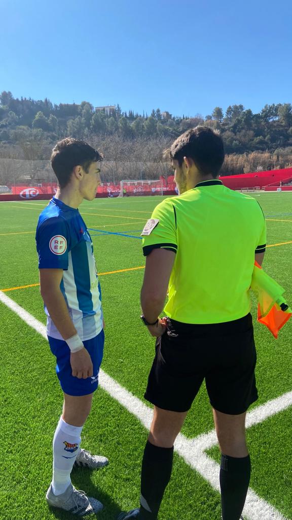 🆕 𝗗𝗲𝗯𝘂𝘁 𝗱𝗲𝗹 𝗷𝘂𝘃𝗲𝗻𝗶𝗹 𝗢𝗿𝗶𝗼𝗹 𝗔𝗿𝗴𝗲𝗹𝗲́𝘀!

El defensa de Vilanova de la Muga, actualment residint a Agullana, es va estrenar amb el 1r equip contra el #CEManresa. El lateral i central de 17 anys té passat al Peralada, Palamós i Olot. 8è debut d'un juvenil!