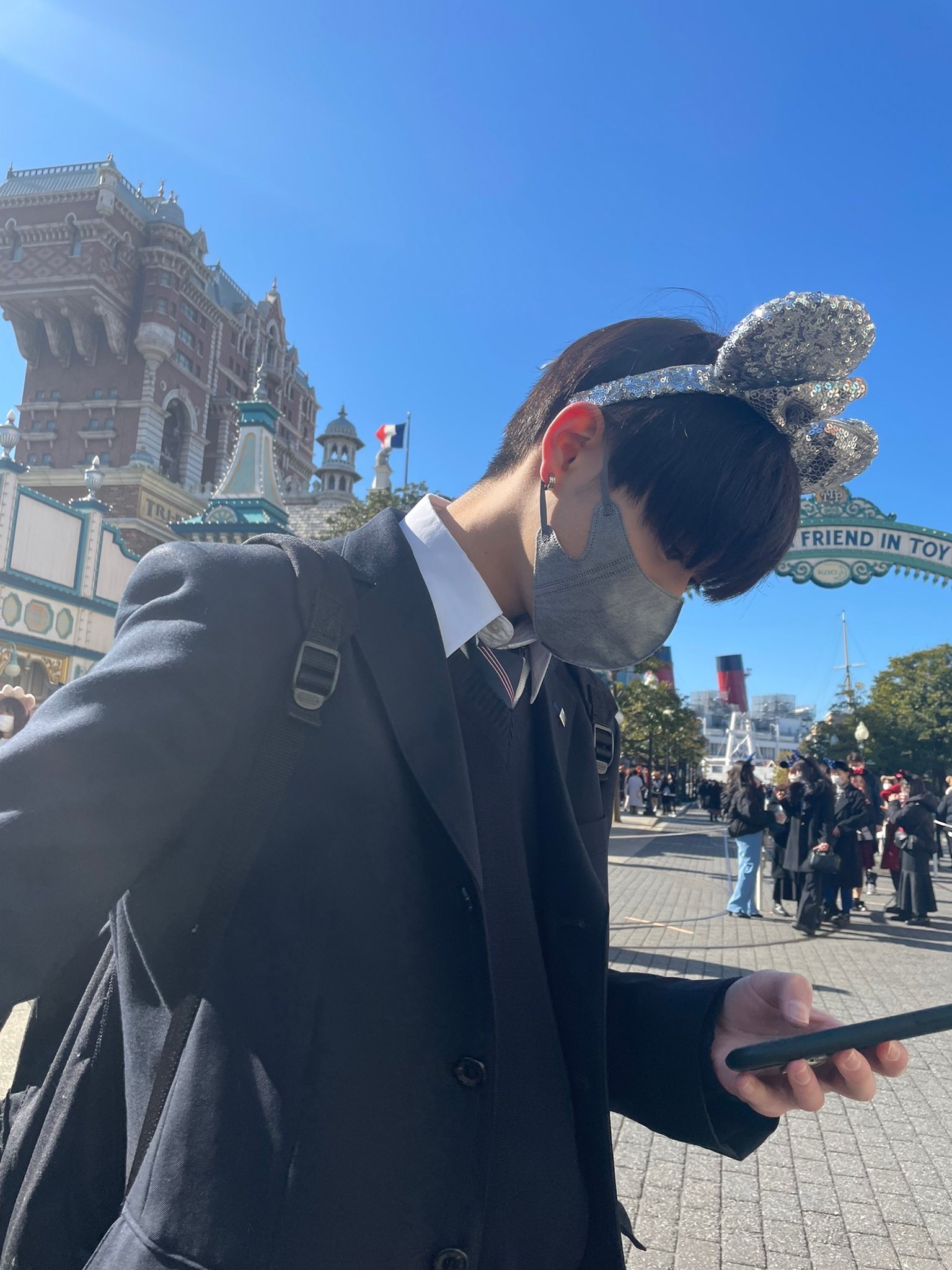 シンタロス 友達が撮ってくれてんけどいい感じやん 制服ディズニー 雰囲気イケメン T Co Poodgltptj Twitter