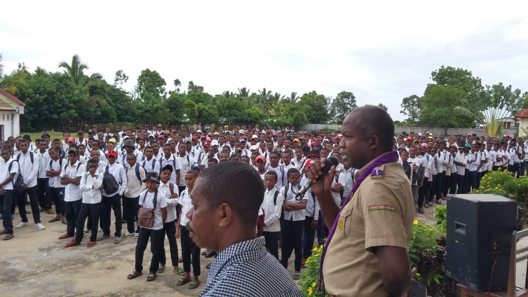 UNICEFMada's tweet photo. We thank @TilyScout and @MpanazavaMEM who worked with us to prepare the people of the Analanjirofo region for #CycloneEmnati. 
Today, fishermen and families made it to safety.
#ScoutFoundersday https://t.co/BpSGiiKSWX