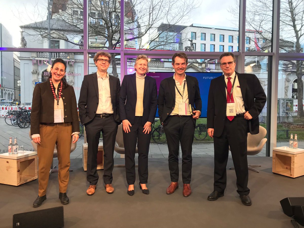 Im Rahmen der <a href="/MunSecConf/">Munich Security Conference</a> hat Christian Hauser vom SIFE der @FH_Graubuenden  eine Podiumsdiskussion zum Thema "#Climate #leadership - overcoming tensions, opening spaces and inspiring others" mitorganisiert. 

#FHGR #SIFE #corporateresponsibility