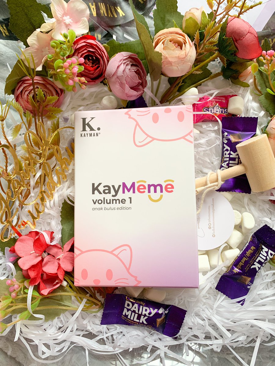 skinnyondinie's tweet photo. Itโs not @kaymanbeauty if itโs not extra - Always exciting, always sweet & always unexpectedโ๏ธ
After much hardwork cracking the yums choc pinata by @butternums, this cute merchandise is revealed - kitty playing cards ๐ฑ โค๏ธ
CUTE!
#5YearsOfKayman #PartyWithOurBesties #Kaymeme https://t.co/DfnNk66uIS