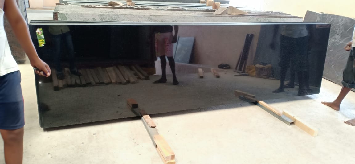 Absolute Black 
Thickness 20mm
Size Height 65+
Size Length 270+
With Line Polish 
 
#AbsoluteBlackGranite #g20granite #blackgranite #kevaystones #blackgalaxy