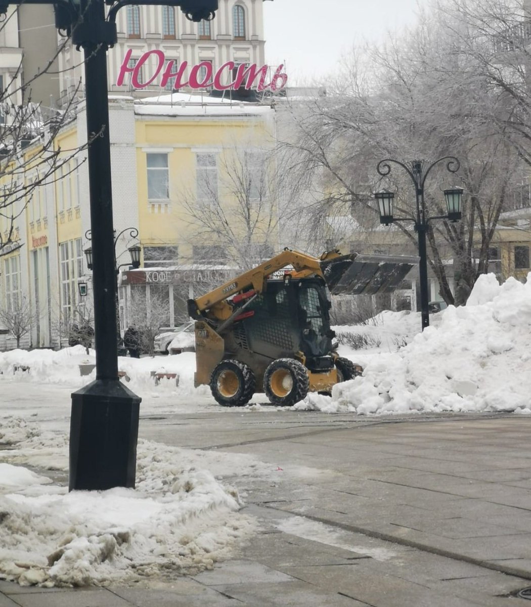 Проводится механизированная очистка УДС от снега и наледи по ул. Ленинградская. <a href="/rradyukov/">Роман Радюков</a> <a href="/AdmSamRna/">Администрация Самарского внутригородского района</a>