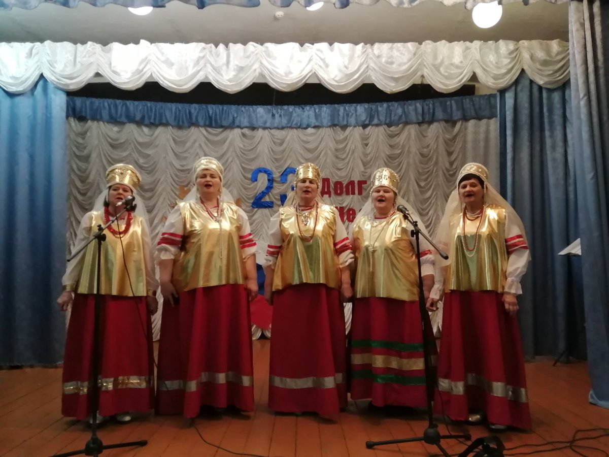 admklub's tweet photo. Праздничный концерт, ко Дню защитника Отечества прошёл в Новопятинском БДЦ. Замечательные песни наших гостей - вокальной группы "Подруги" (с.Аршиновка) и забавные сценки в исполнении художественной самодеятельности БДЦ порадовали зрителей и подарили всем хорошее настроение! https://t.co/KDGZdJgxi5