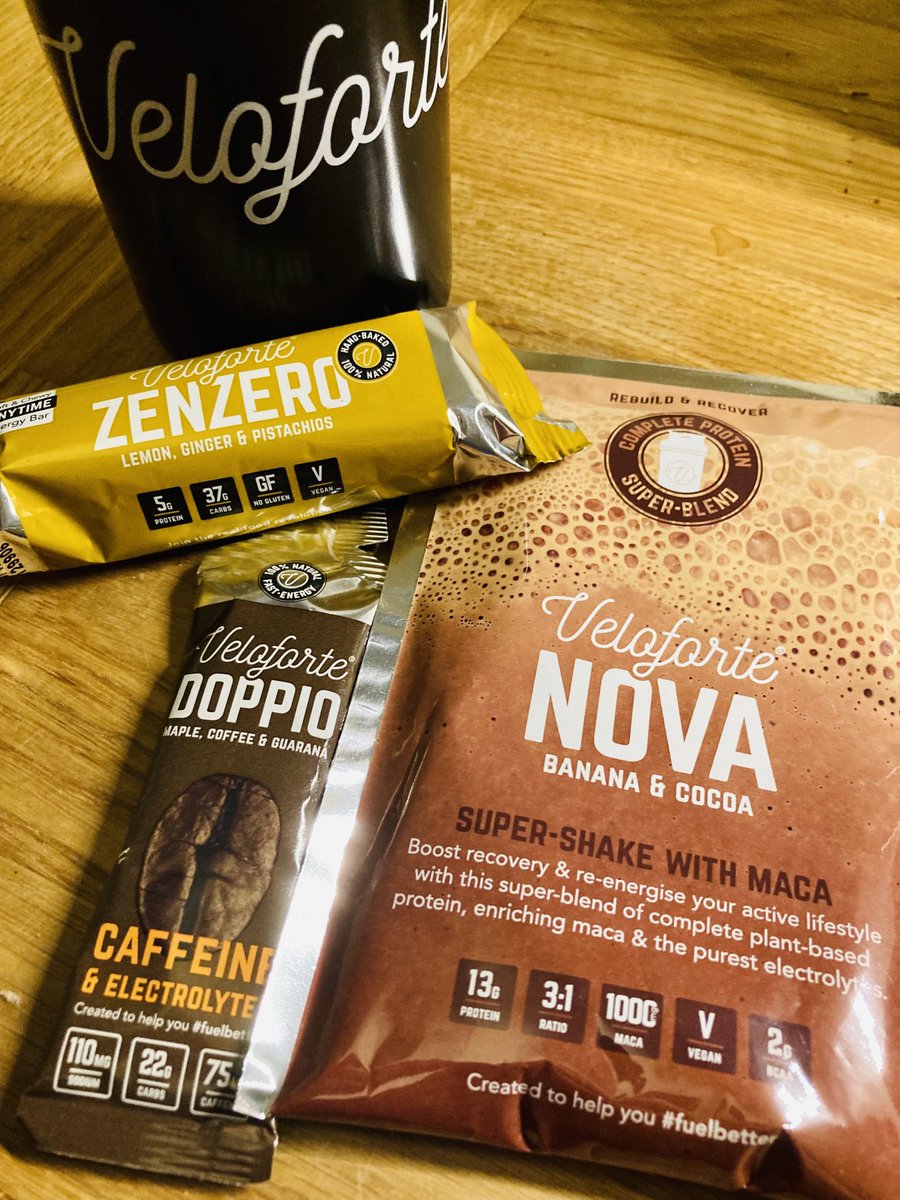 SimonJDent's tweet image. ⁦fantastic range of products from ⁦@veloforte⁩ helping us fuel for the 💯 miles for ⁦@GreenhouseSport⁩ on 16 April. Mornings getting that little bit lighter 🥶💪🏃🏻‍♂️🌬 #Runfortheroof #Veloforte