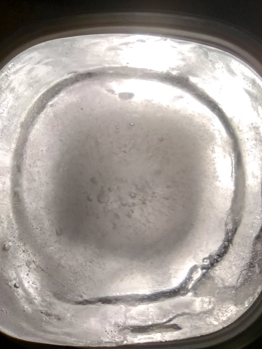MartyDNelson's tweet image. Water spoken harshly to before freezing, in first pic. Water spoken to with love before freezing, in second pic.
#HomeExperiment
#H20 #Water