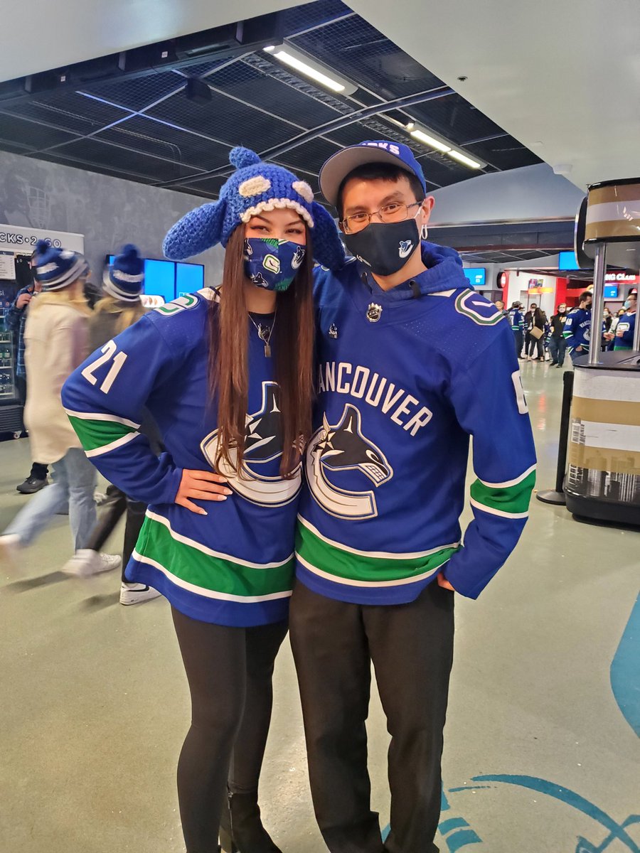 JustinLai01's tweet photo. Biggest W of the Night! Met the legend herself Nadia Popovici! Such a humble and amazing person! True hero! #canucks #nadiamvp #kraken #canuckswin #thankyounadia https://t.co/LyKgtDgqyD