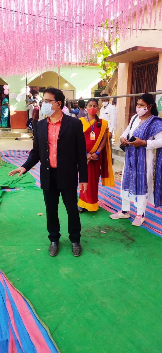 subcollectorPKD's tweet photo. Sub Collector Paralakhemundi visited and supervised Polling Process in different booths under Kashinagar Block
@DM_Gajapati 
@secodisha https://t.co/3APeEY6b1F