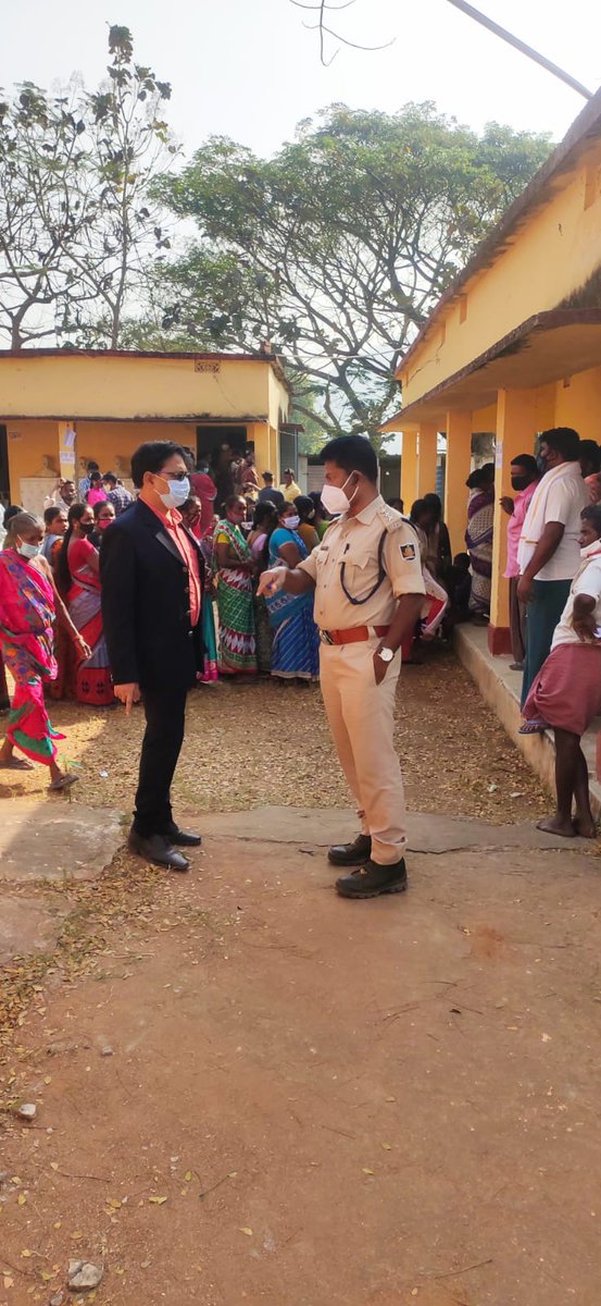 subcollectorPKD's tweet photo. Sub Collector Paralakhemundi visited and supervised Polling Process in different booths under Kashinagar Block
@DM_Gajapati 
@secodisha https://t.co/3APeEY6b1F