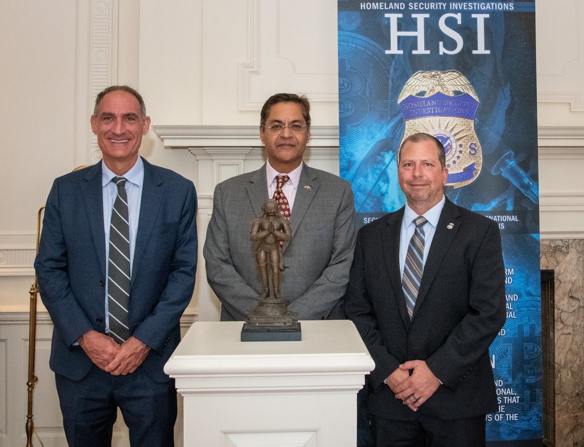 HCICanberra's tweet photo. Auspicious statue of Lord Hanuman, stolen from India and retrieved by US Homeland Security Investigations, was handed over to High Commissioner of India,Manpreet Vohra by US CDA Michael Goldman in Canberra. The cooperation extended by US is highly valued by India. https://t.co/scF2keSWW0