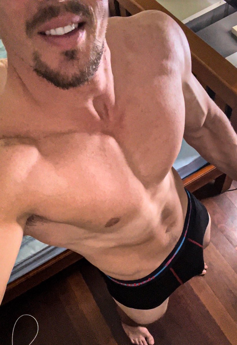 penlifts's tweet photo. Just a cheeky little Tuesday selfie, if you’re looking for 🌶 check the link above! https://t.co/wj6eTOcTLX