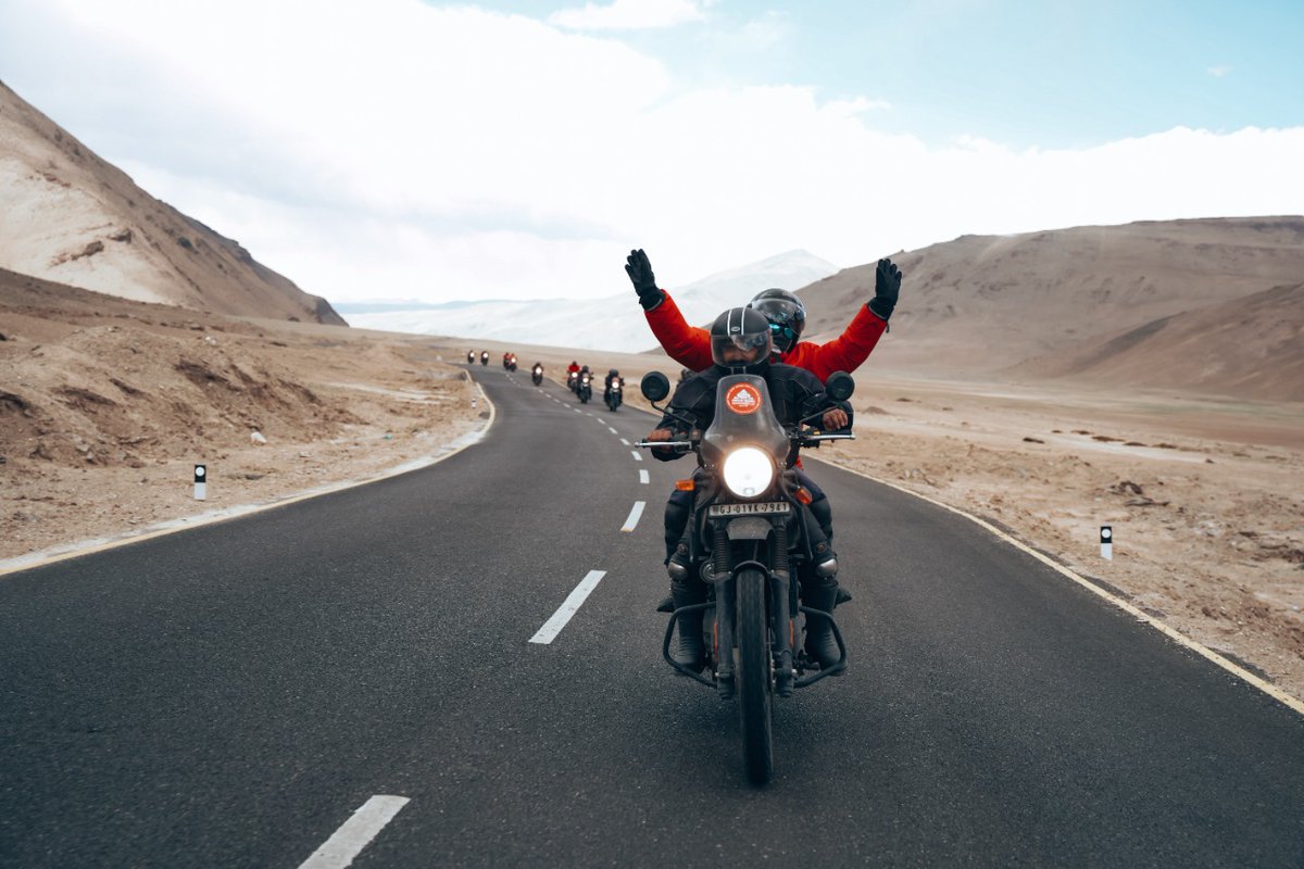thedreamriders's tweet photo. 𝐋𝐚𝐝𝐚𝐤𝐡 "𝐥𝐚𝐧𝐝 𝐨𝐟 𝐡𝐢𝐠𝐡 𝐦𝐨𝐮𝐧𝐭𝐚𝐢𝐧 𝐩𝐚𝐬𝐬𝐞𝐬"
#ladakh is often referred as "Little Tibet" due to its #geographical proximity and strong links to #Tibetan  #culture  #Explore the #mountainous #road on #bike, 
Visit us to explore more https://t.co/t8F3lu8Q0U https://t.co/Su3hT5HKoK