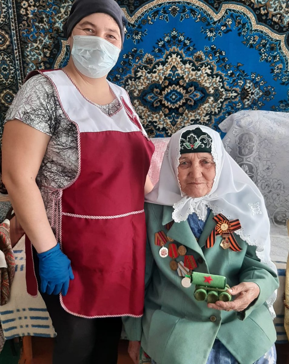 В преддверии Дня защитника Отечества сотрудники ОСОН в м.р. Шенталинский поздравили получателей социальных услуг с праздником и вручили им подарки, изготовленные воспитанниками детского сада «Теремок» (с.Шентала). cso44.ru/news/3163/